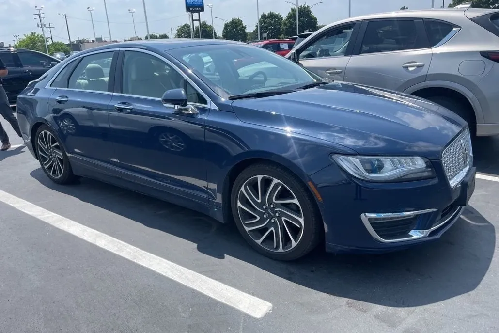 2020 Lincoln MKZ Reserve photo 1