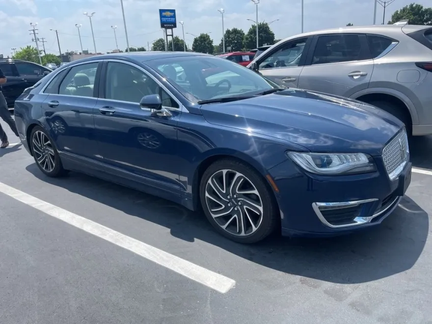 2020 Lincoln MKZ Reserve photo 1