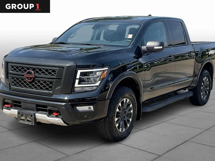 2023 Nissan Titan PRO-4X photo 1
