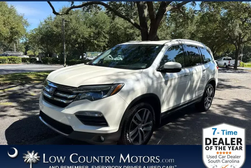 2017 Honda Pilot Elite photo 1