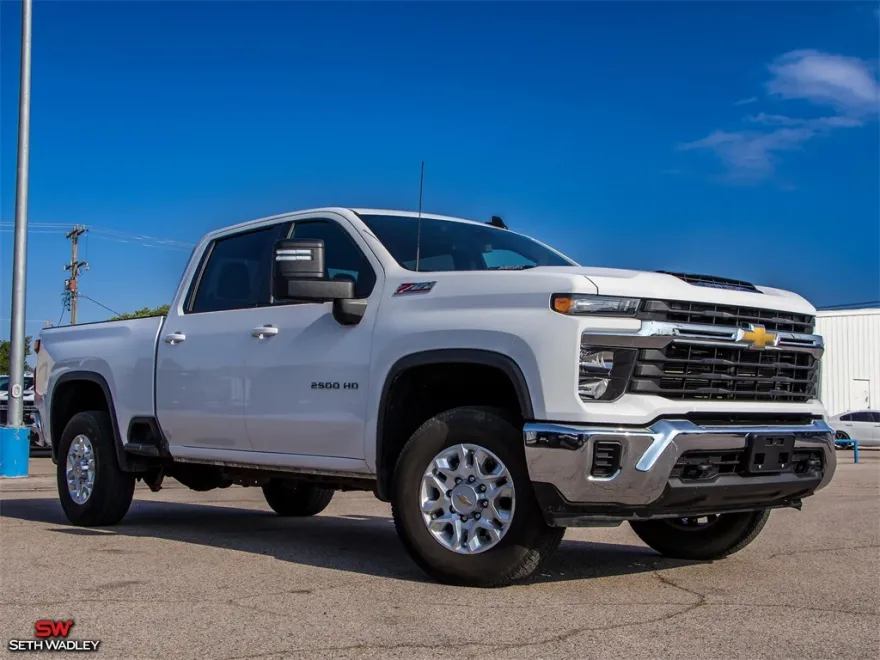 2024 Chevrolet Silverado 2500HD LT photo 1