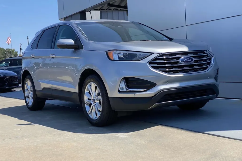 2022 Ford Edge Titanium photo 1