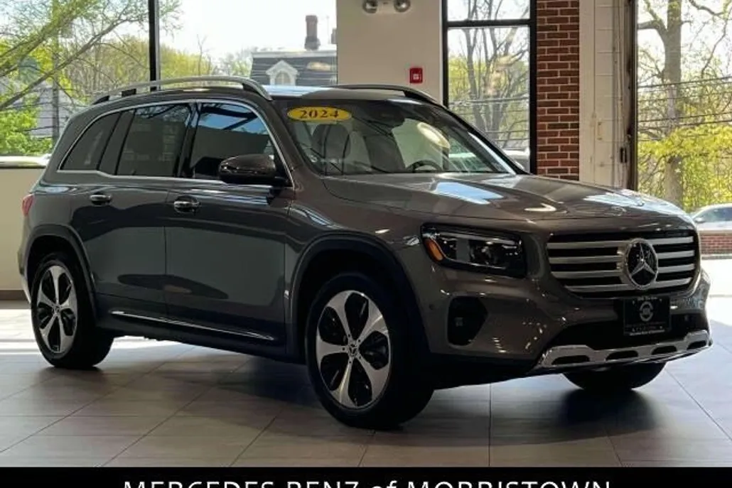 2024 Mercedes Benz GLB 250 photo 1