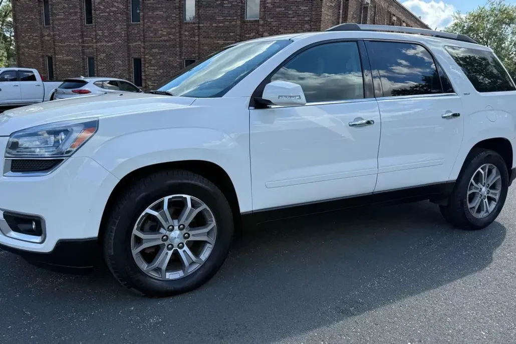 2013 Gmc Acadia SLT photo 1