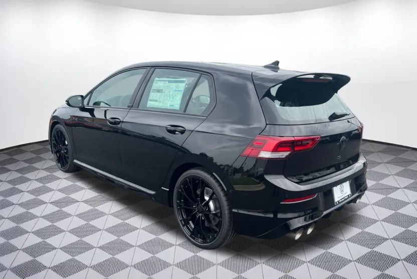 2025 Volkswagen Golf R photo 1