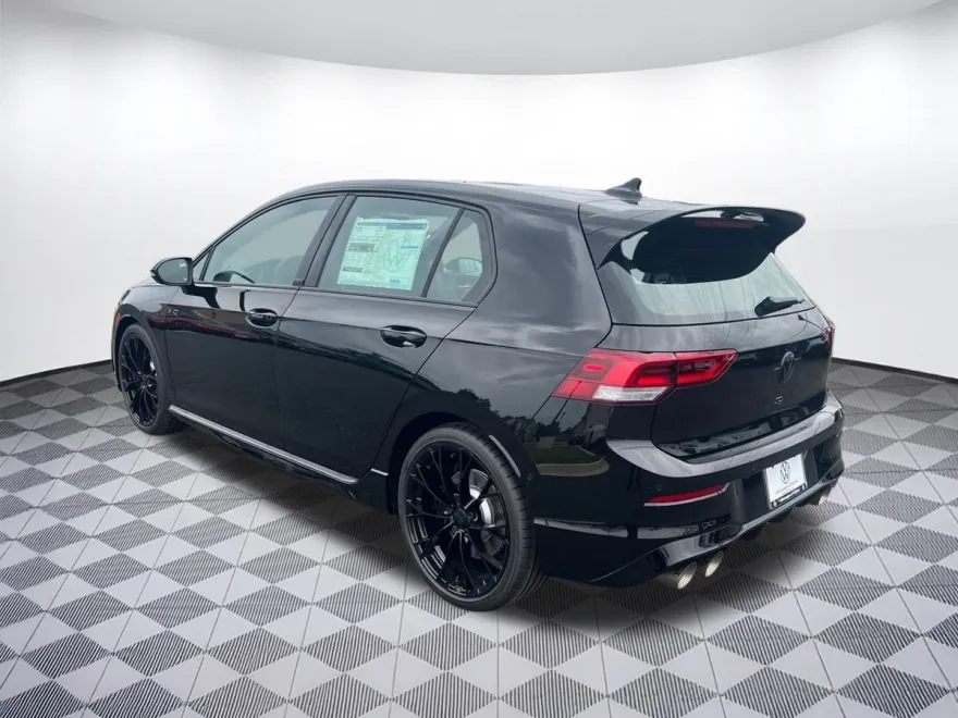 2025 Volkswagen Golf R photo 1