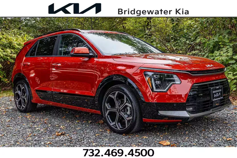 2023 Kia Niro Plug-In Hybrid SX Touring photo 1