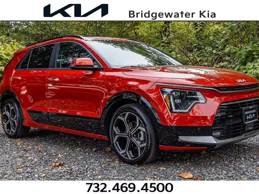 2023 Kia Niro Plug-In Hybrid SX Touring photo 1