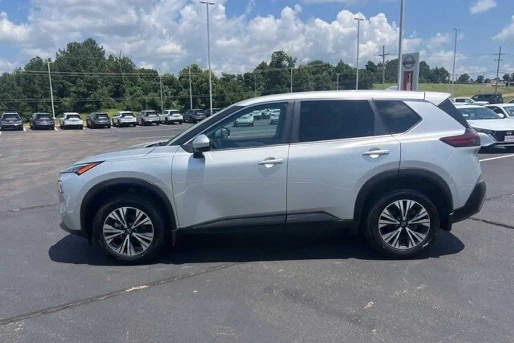 2023 Nissan Rogue SV photo 1