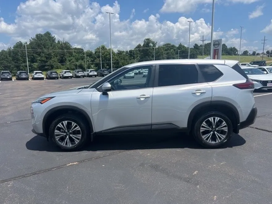 2023 Nissan Rogue SV photo 1