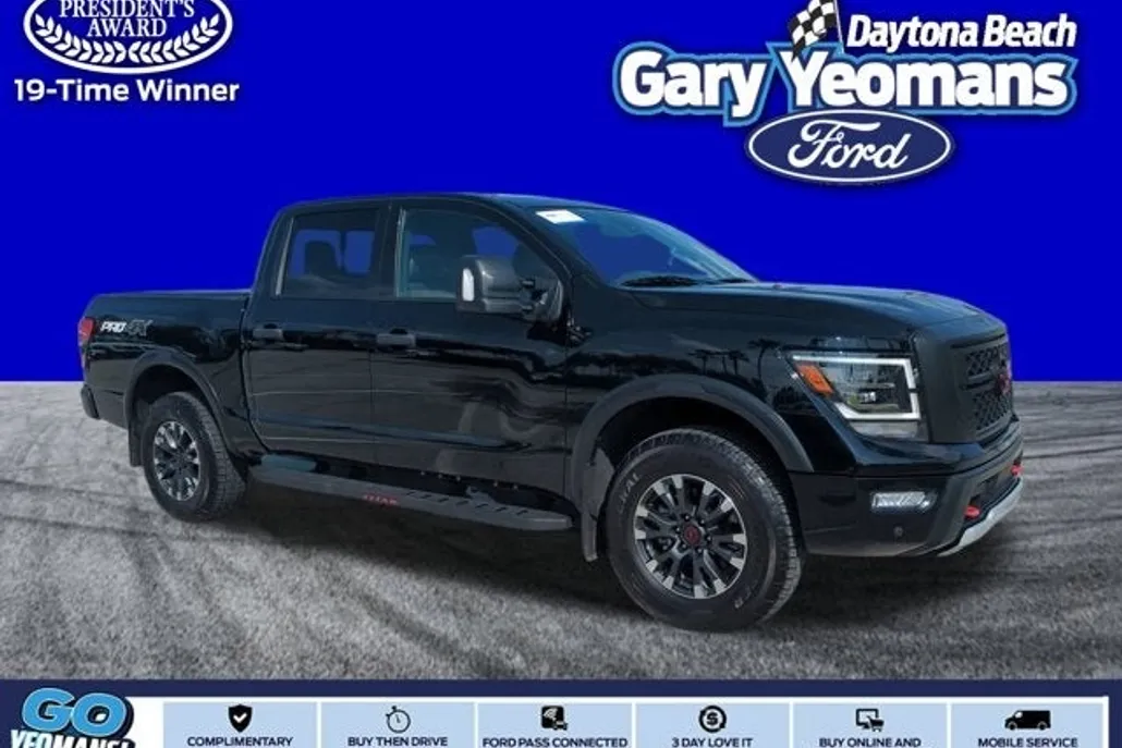 2024 Nissan Titan PRO-4X photo 1