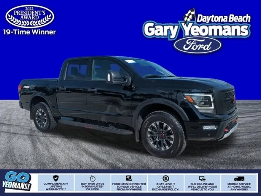 2024 Nissan Titan PRO-4X photo 1