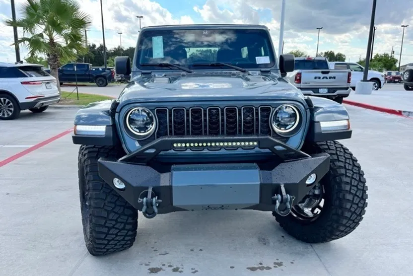 2025 Jeep Wrangler Rubicon photo 1