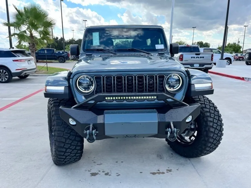 2025 Jeep Wrangler Rubicon photo 1