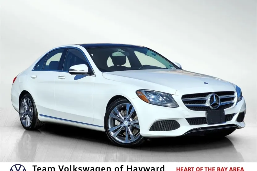 2016 Mercedes Benz C 300 photo 1