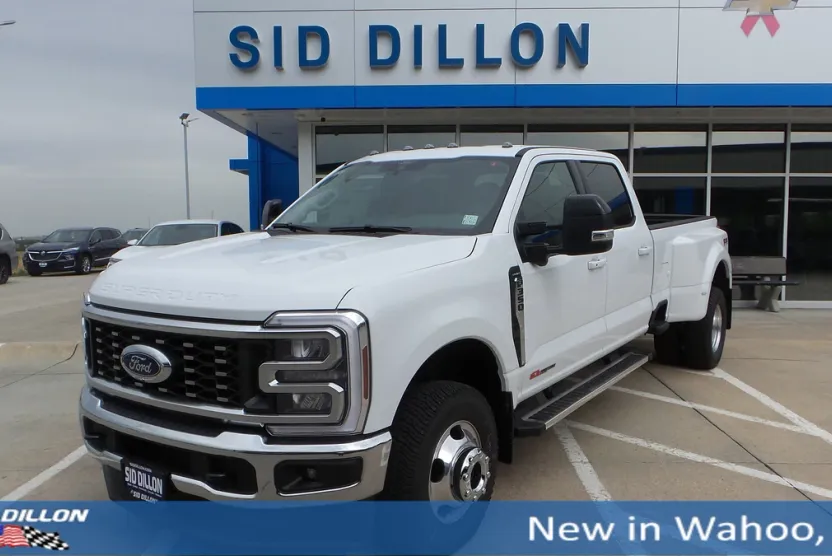 2026 Ford F-350 Lariat photo 1