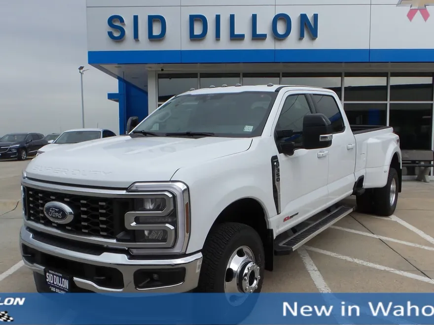 2026 Ford F-350 Lariat photo 1