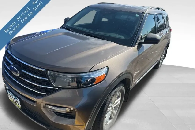 2021 Ford Explorer XLT photo 1