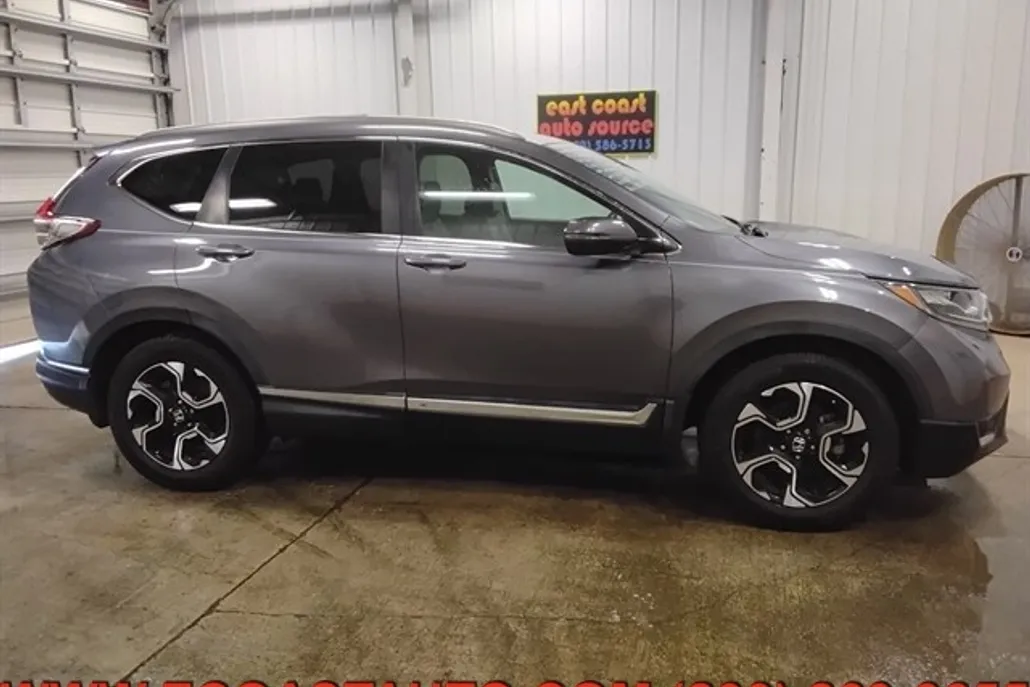 2018 Honda CR-V Touring photo 1