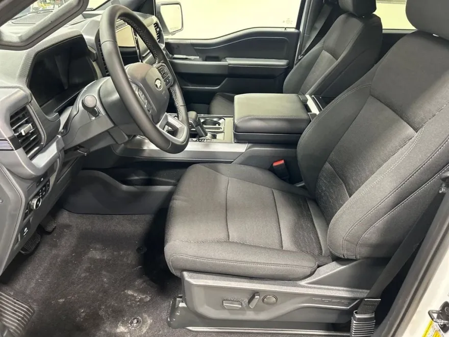 2025 Ford F-150 XLT photo 9