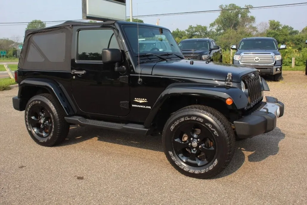 2014 Jeep Wrangler Sahara photo 1