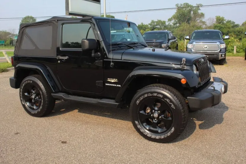 2014 Jeep Wrangler Sahara photo 1