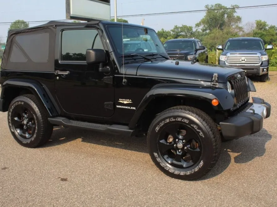 2014 Jeep Wrangler Sahara photo 1