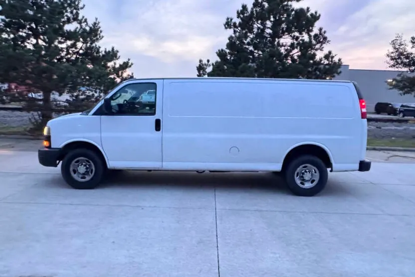 2019 Chevrolet Express 2500 Cargo Van photo 1