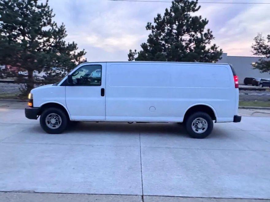 2019 Chevrolet Express 2500 Cargo Van photo 1