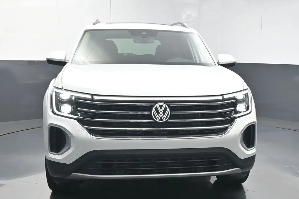 2026 Volkswagen Atlas SE Technology photo 1