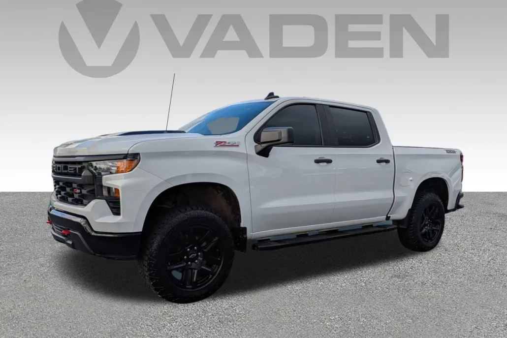 2023 Chevrolet Silverado 1500 Custom Trail Boss photo 1