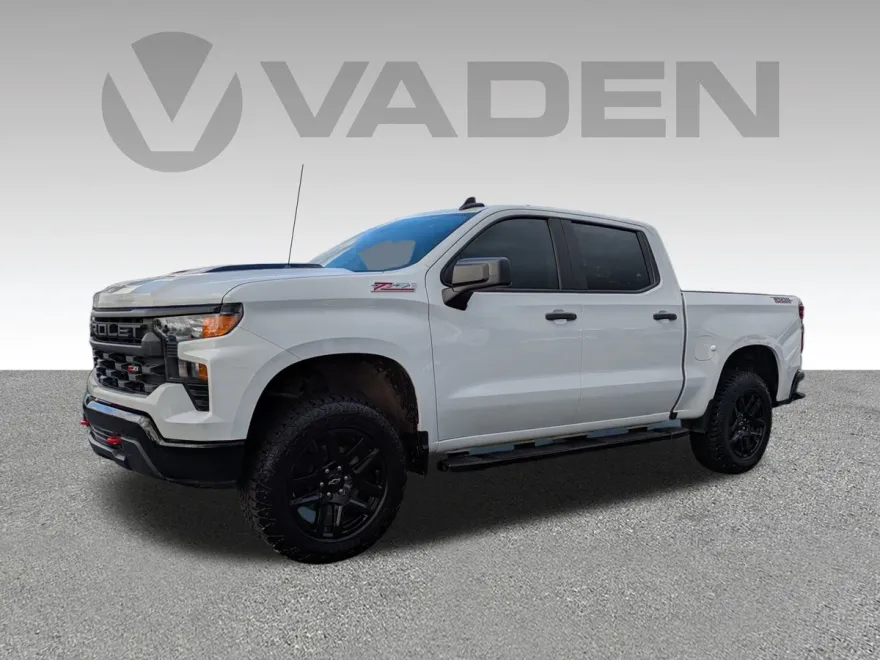 2023 Chevrolet Silverado 1500 Custom Trail Boss photo 1
