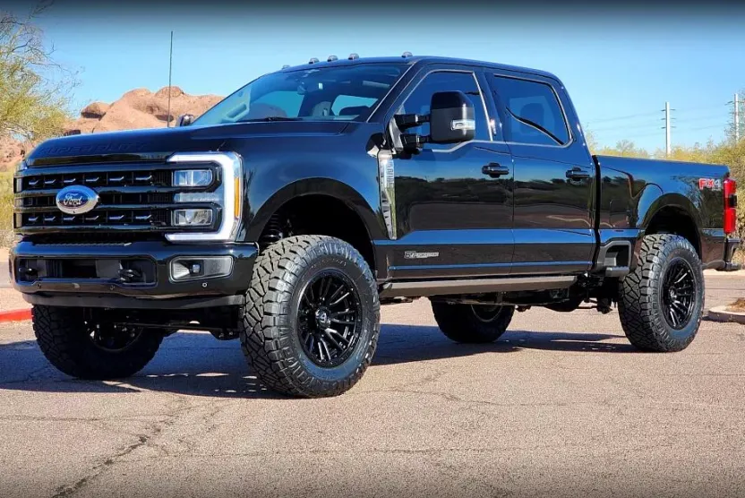 2023 Ford F-250 Lariat photo 1