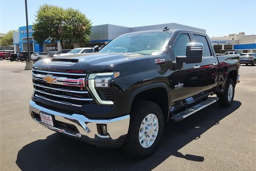 2025 Chevrolet Silverado 2500HD LTZ photo 1