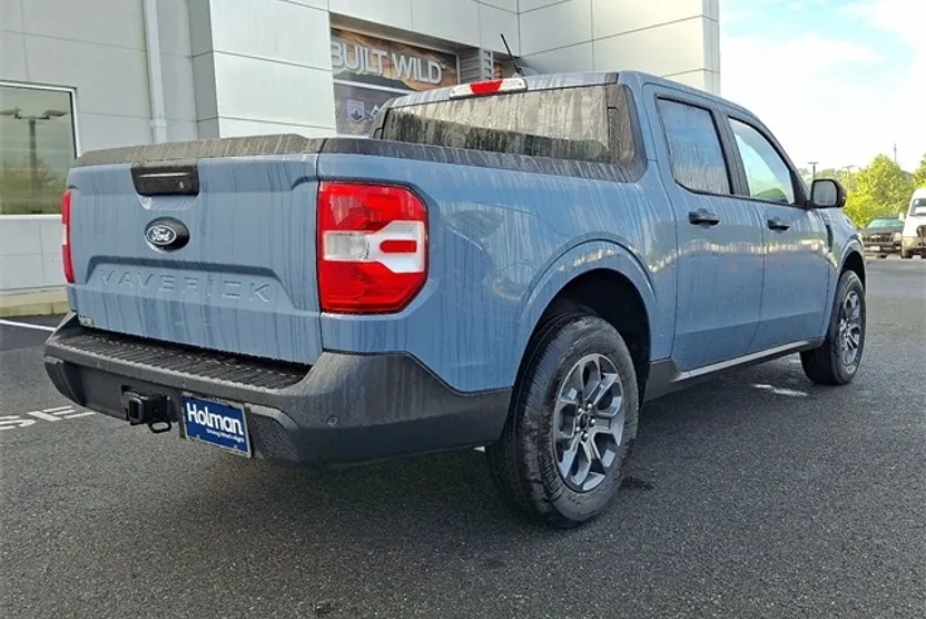 2025 Ford Maverick XLT photo 1