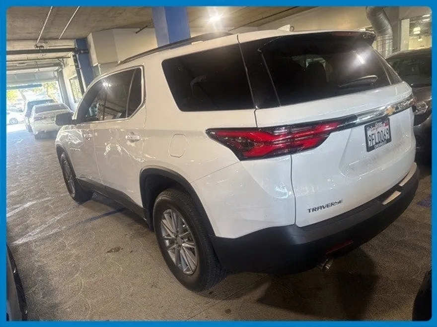2023 Chevrolet Traverse Leather photo 1