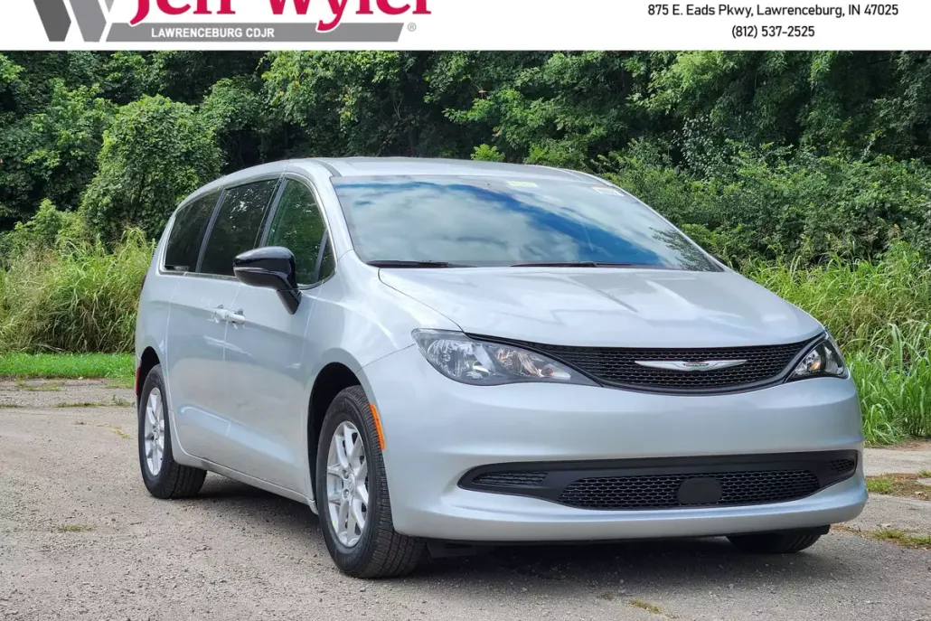 2026 Chrysler Voyager LX photo 1