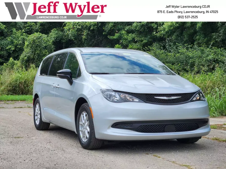 2026 Chrysler Voyager LX photo 1