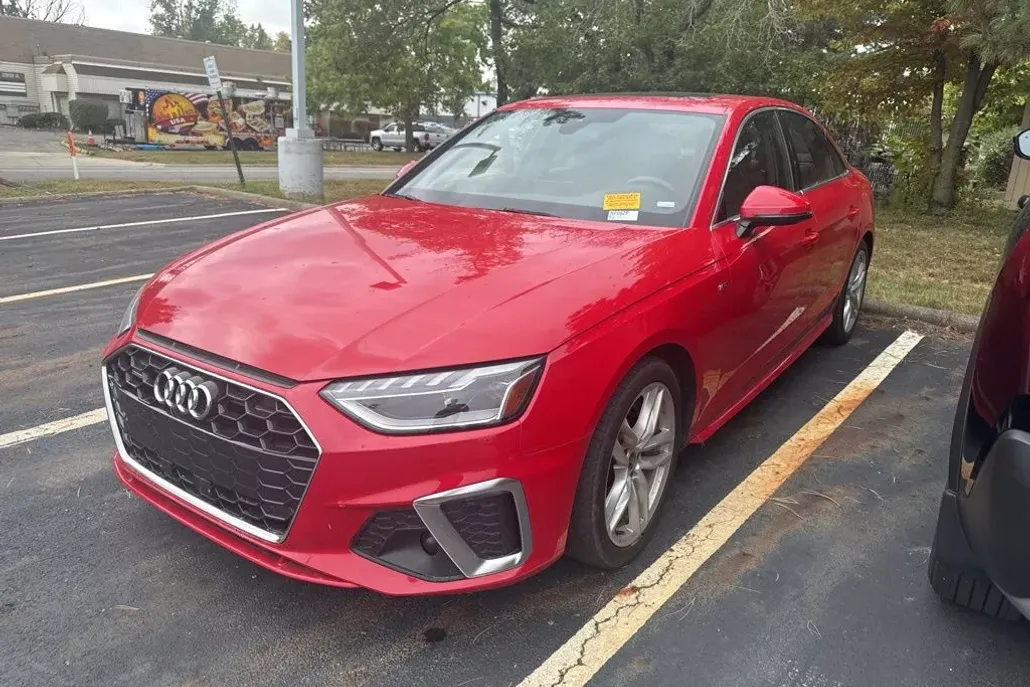 2024 Audi A4 45 S line Premium Plus Quattro photo 1