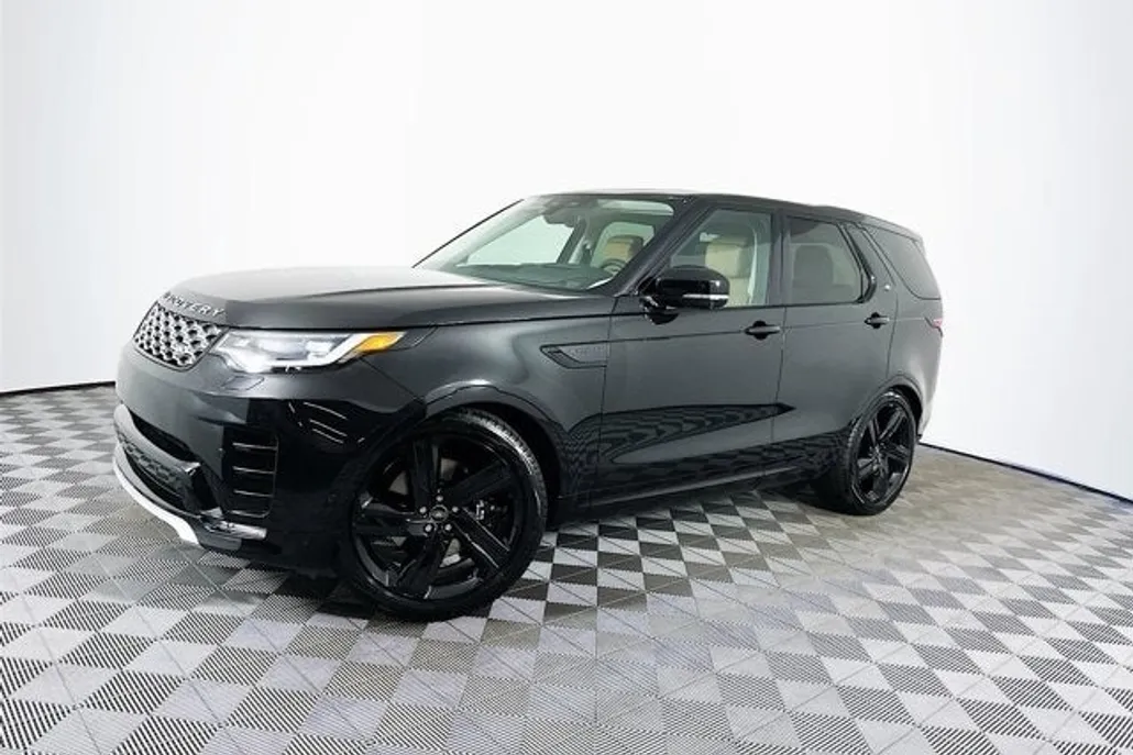 2025 Land Rover Discovery Metropolitan Edition photo 1