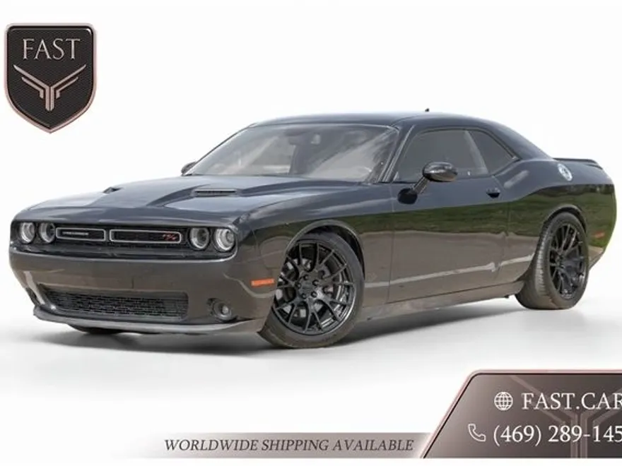 2018 Dodge Challenger R/T photo 1