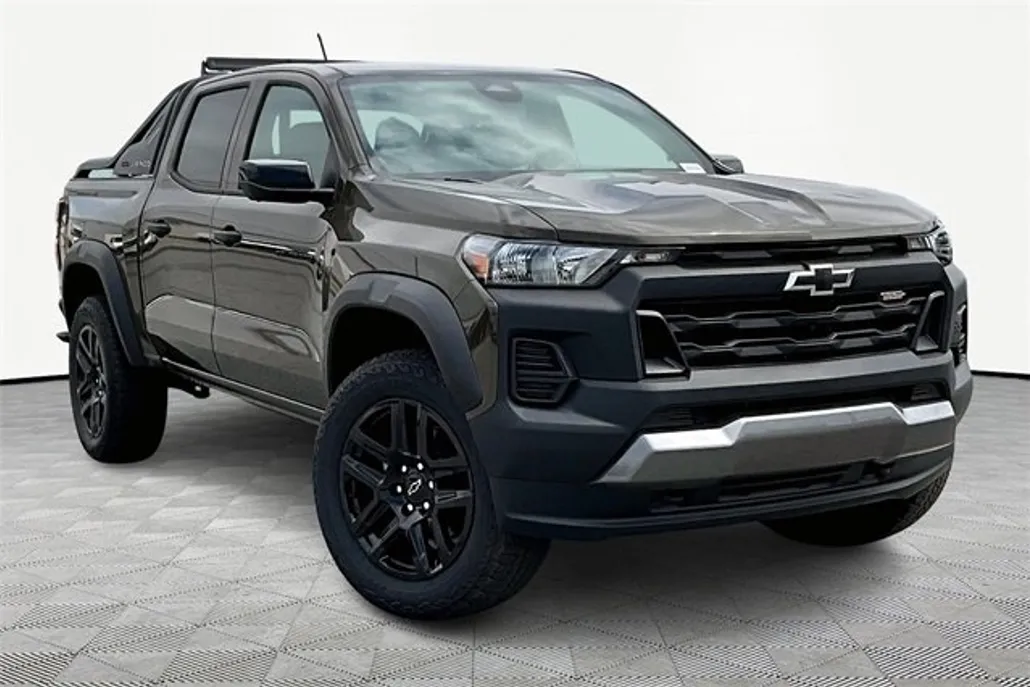 2025 Chevrolet Colorado Trail Boss photo 1