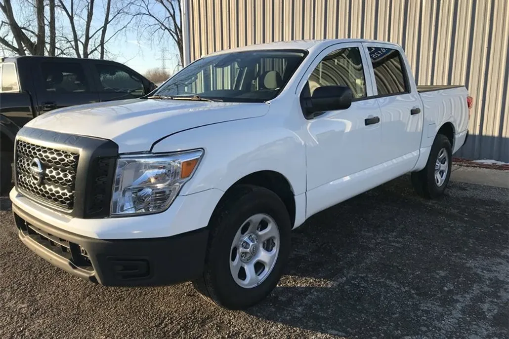 2023 Nissan Titan S photo 1