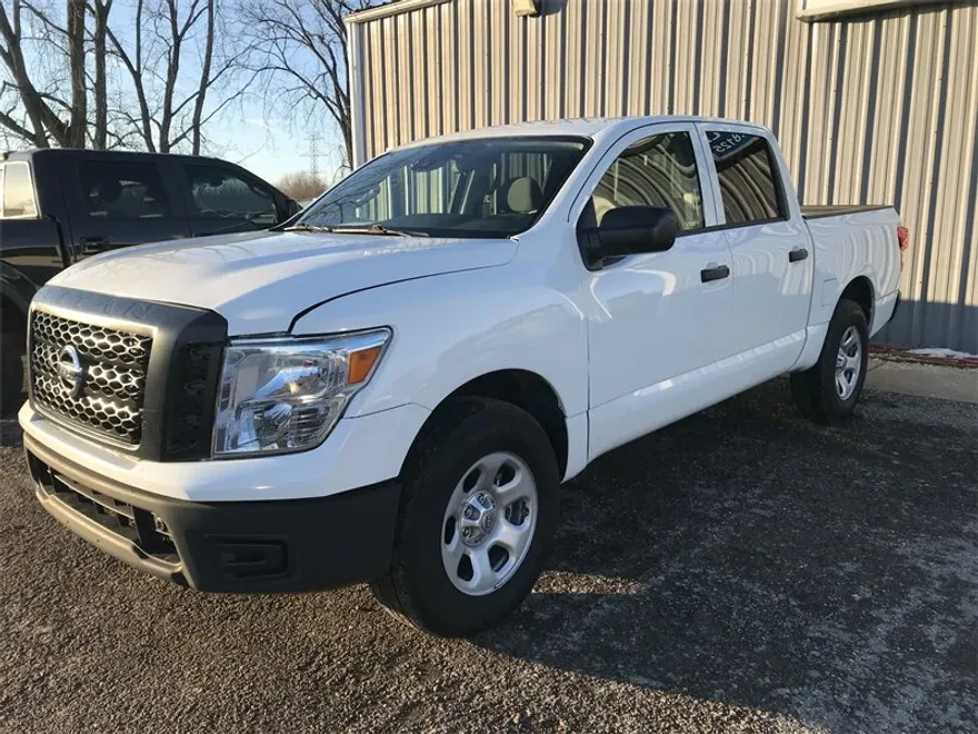 2023 Nissan Titan S photo 1