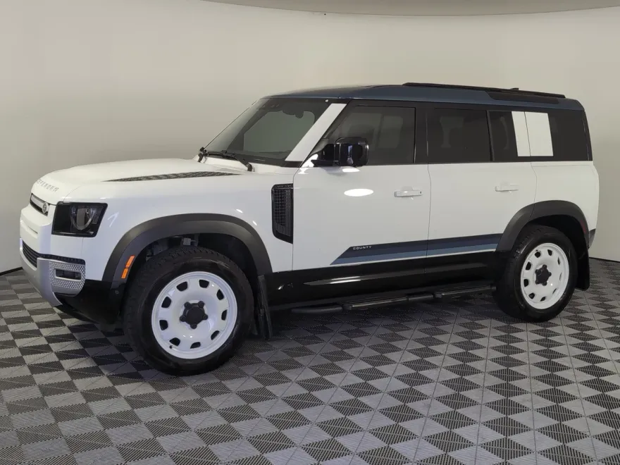 2025 Land Rover Defender S photo 1