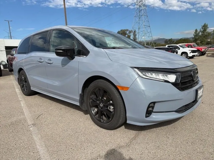 2023 Honda Odyssey Sport photo 1