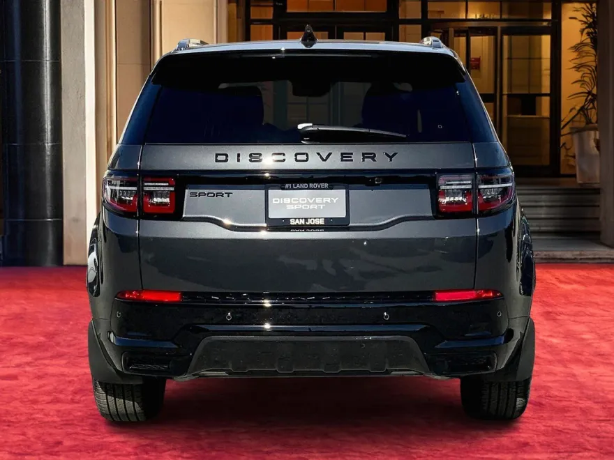 2025 Land Rover Discovery Sport Dynamic SE photo 1