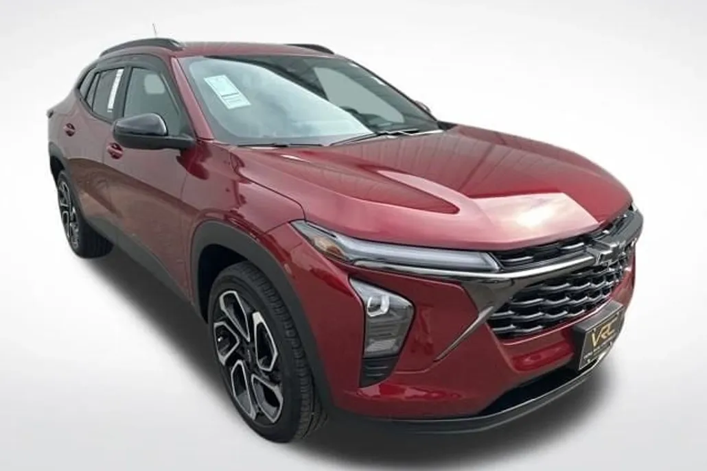 2024 Chevrolet Trax photo 1