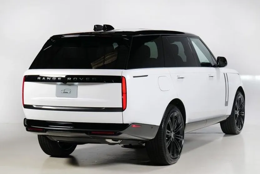 2025 Land Rover Range Rover SE photo 1