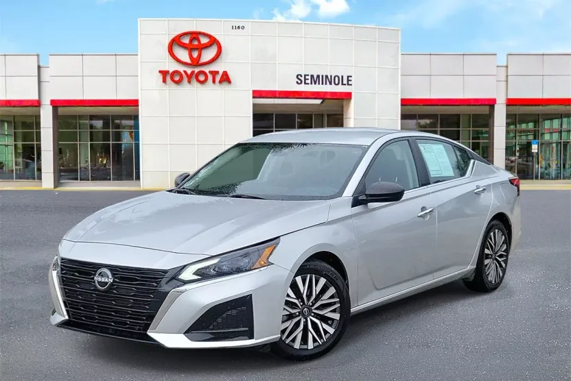 2024 Nissan Altima 2.5 SV photo 1